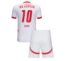 RB Leipzig Xavi Simons #10 Koszulka Podstawowa dzieci 2024-25 Krótki Rękaw (+ krótkie spodenki)